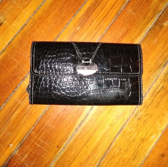 Nine West Handbags - Nine west wallet Nine West Handbags - Nine west wallet